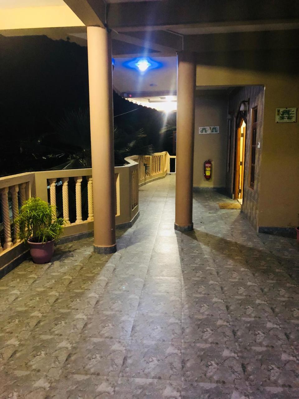 Gatewayinn Mannar Exterior foto